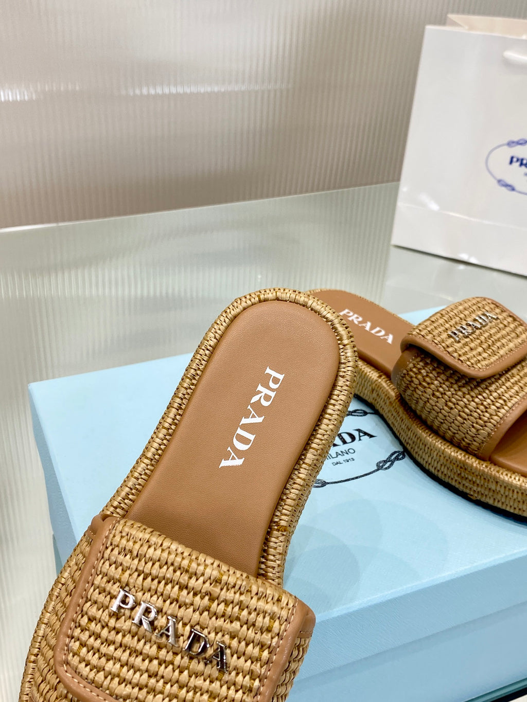 P raffia woven slippers 0724041702