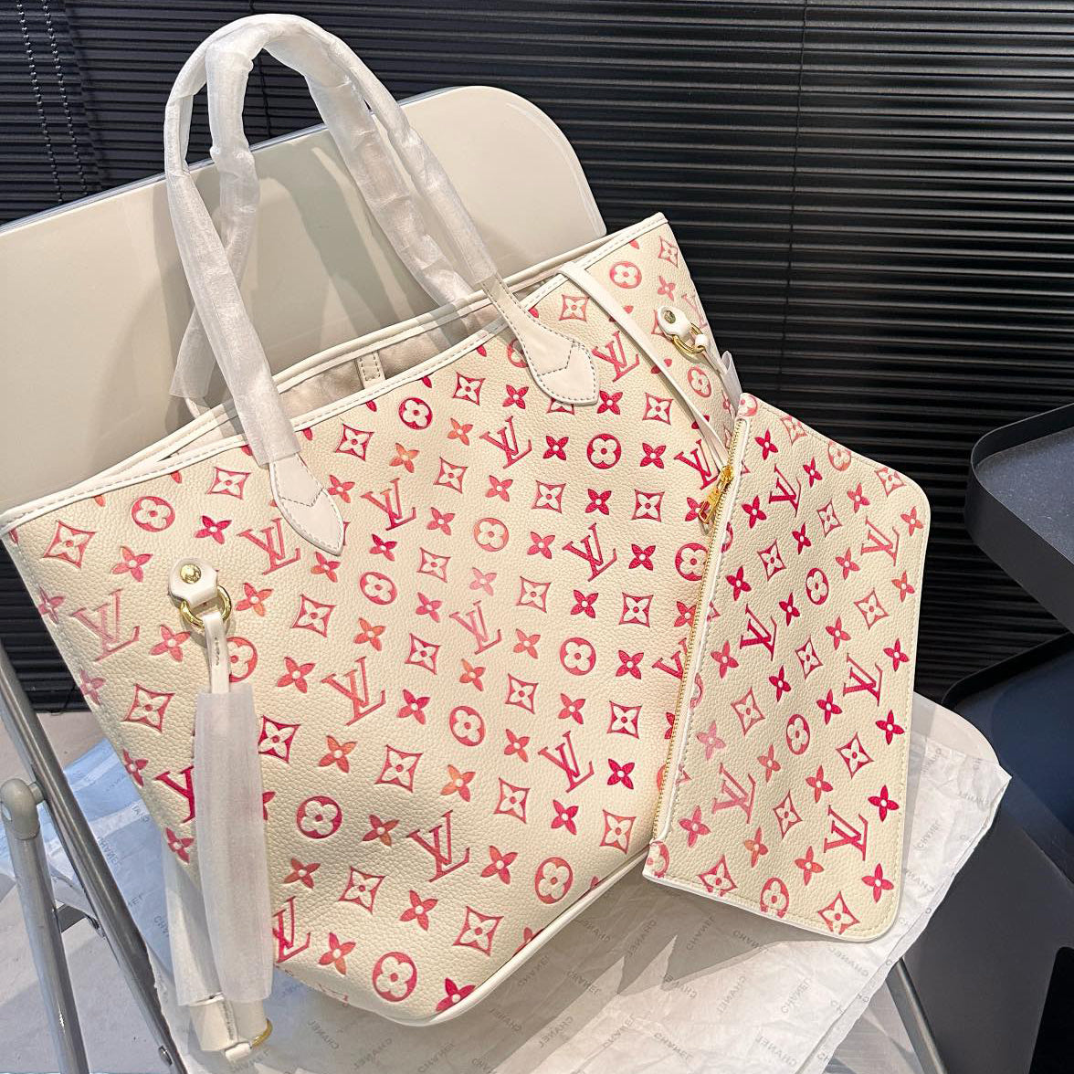 L Neverfull Shopping Bag 1824070307