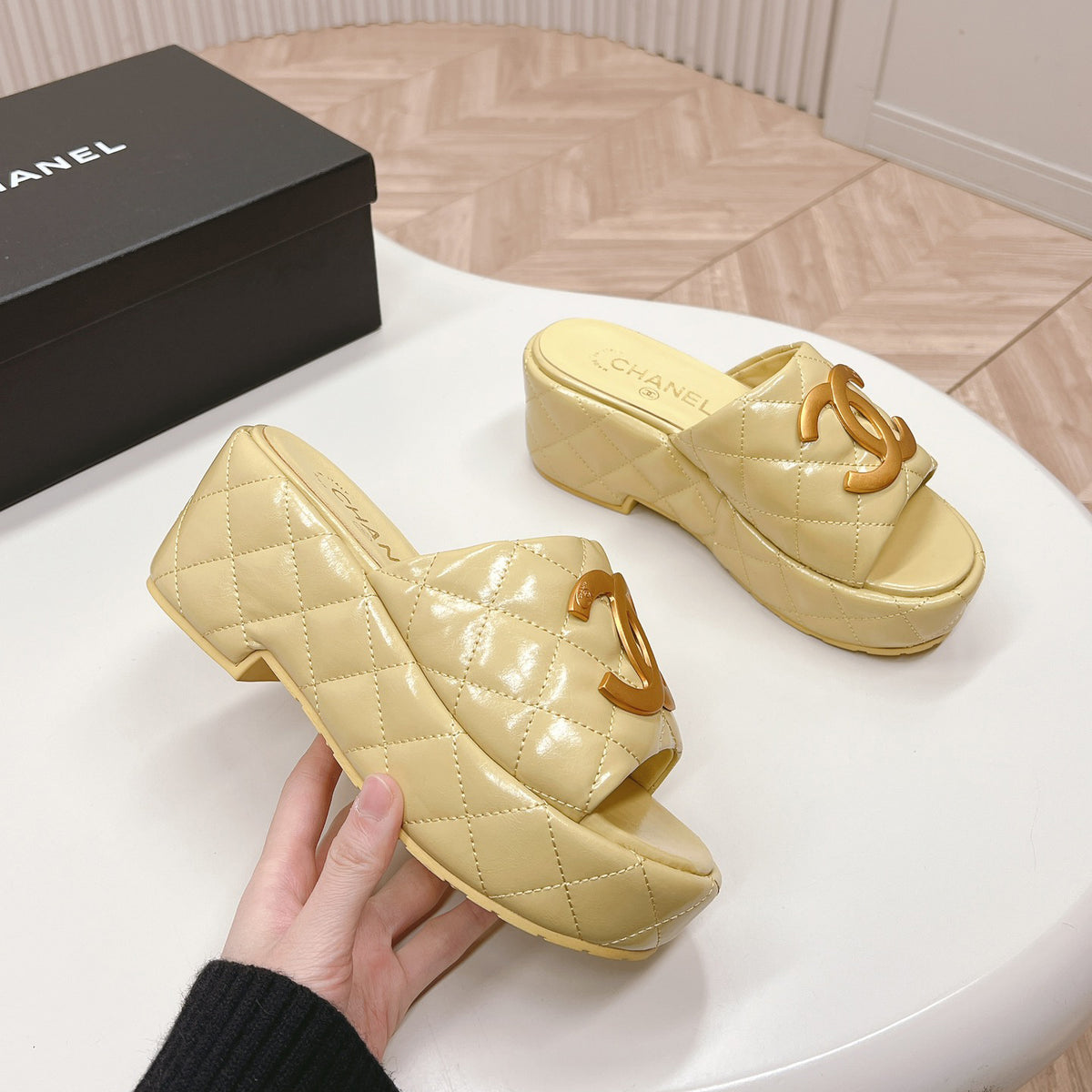 Chane1 top fashion thick-soled rhombus slippers 0724030812