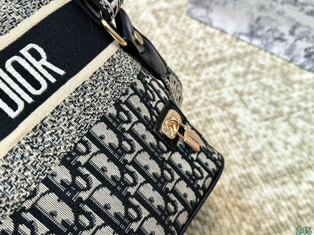DR tote bag handbag 9000927015