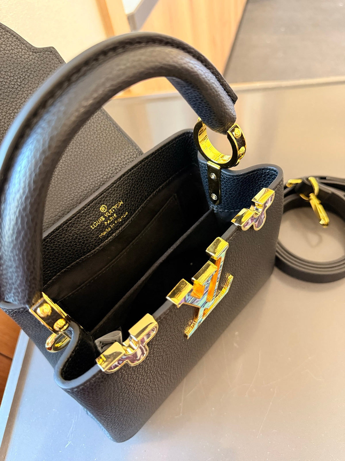L Fashion Capucines Handbag 0725022602