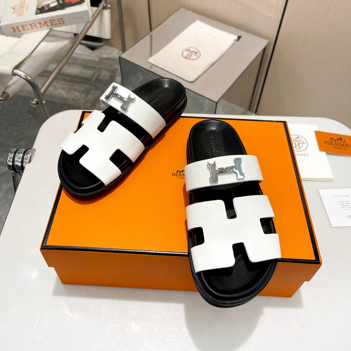 New style classic sandals 1824031913