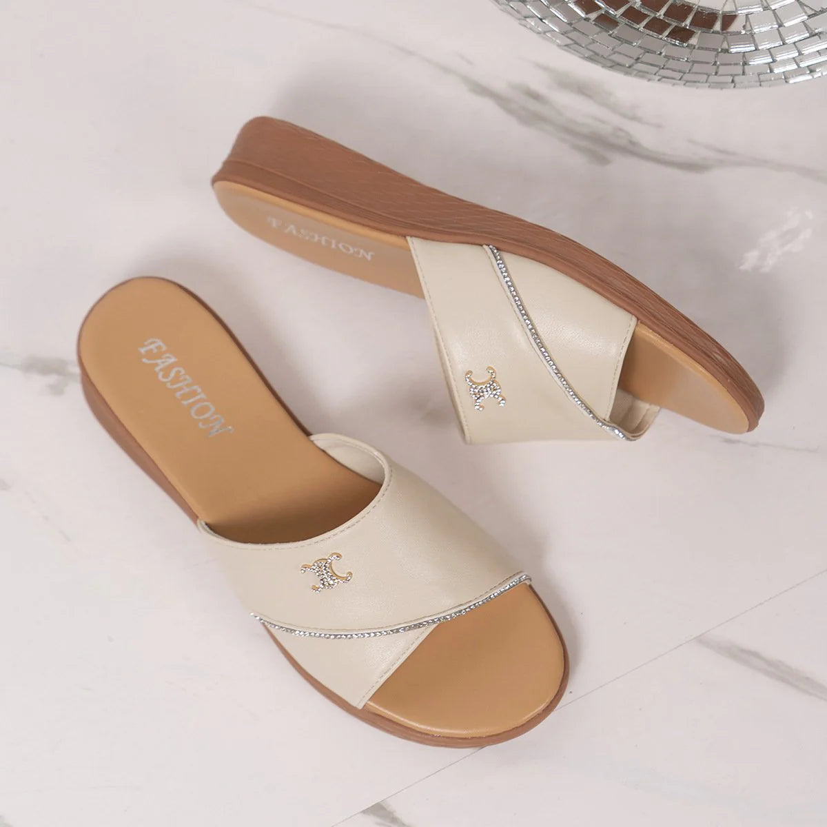 New Flat Slippers Fashion Casual Outer Wear 1024061710