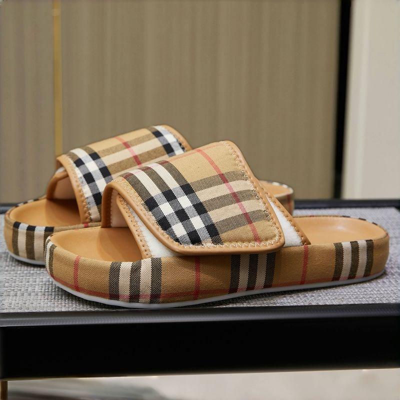 New High-end Sandals And Slippers Beach Shoes 1024051715