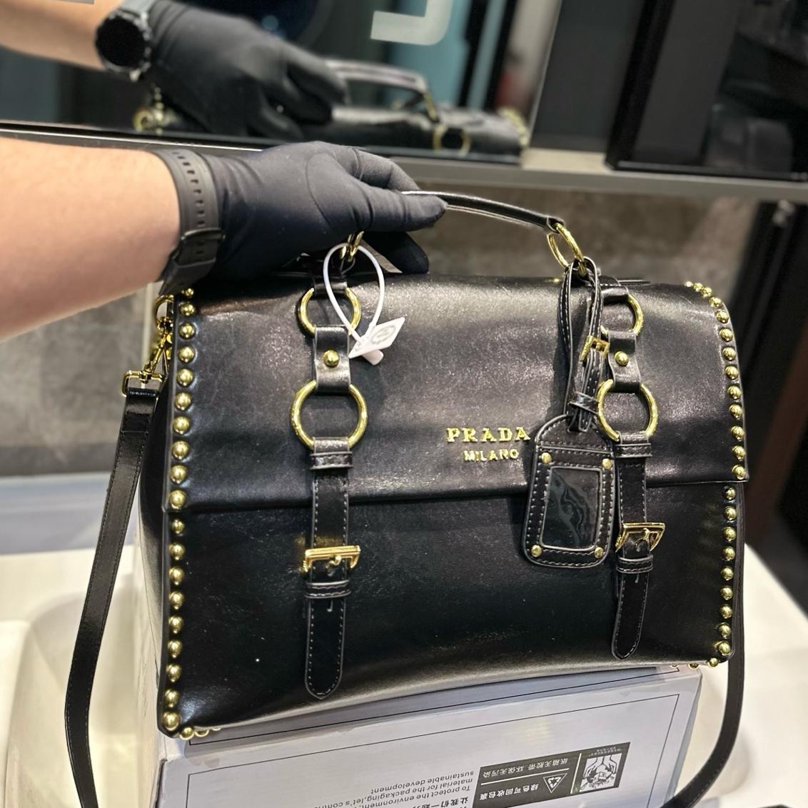 P Fashion Hand-held Crossbody Briefcase 0725031803