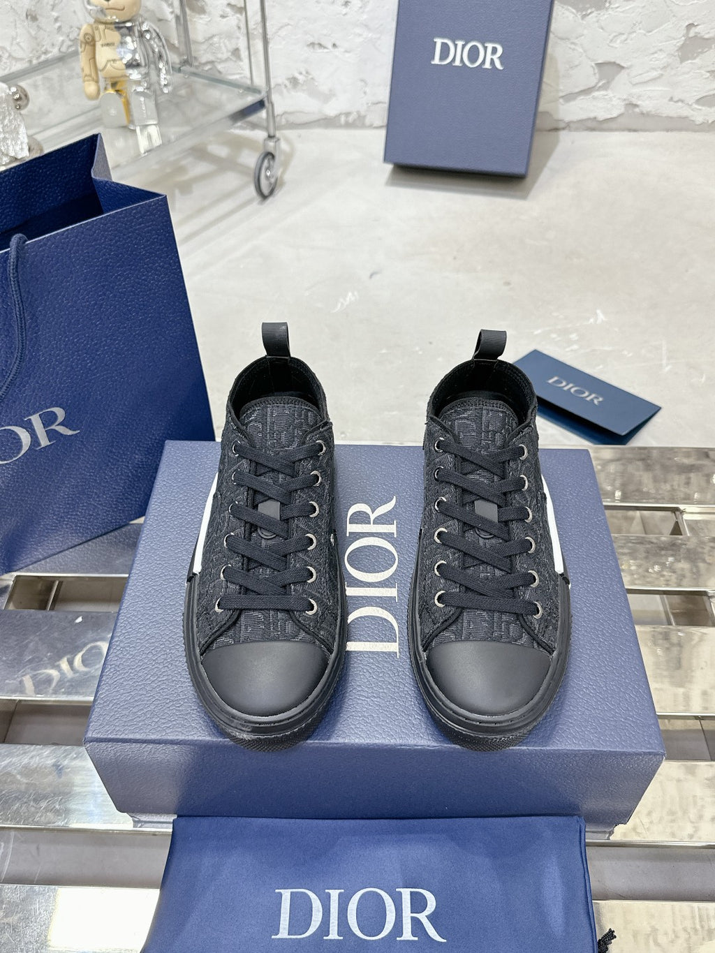 CD B23 Low-Top Sneaker 1824120910