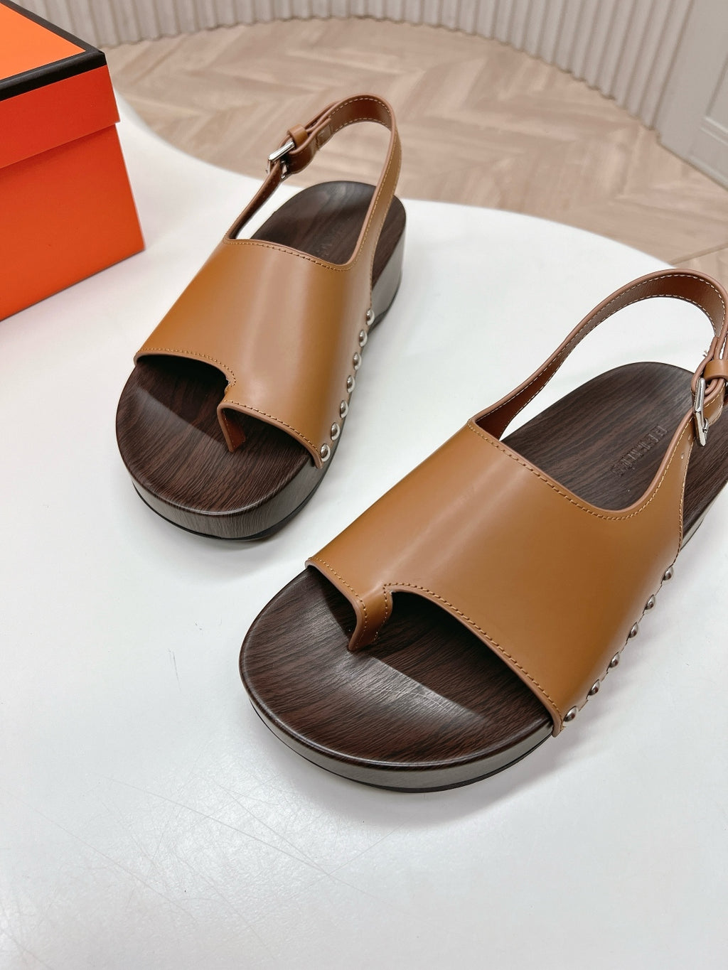 H new stylish summer sandals 0725040811