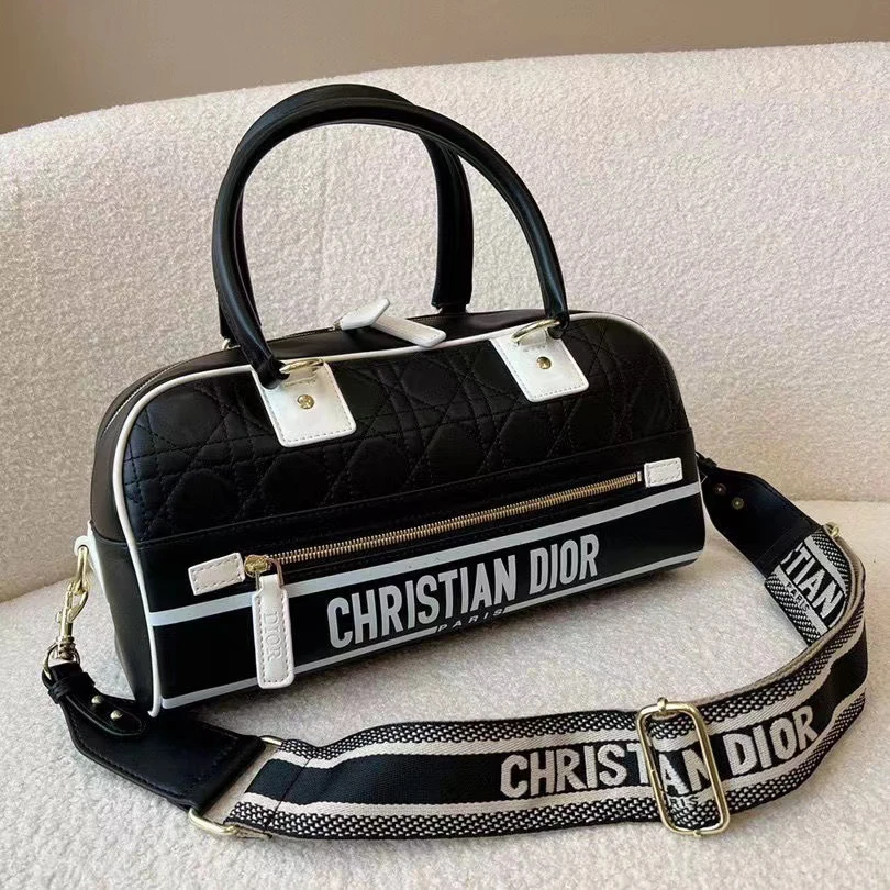 2023 New Antique Bowling Handbag Sports Leisure Fashion Large Capacity Shoulder Messenger Bag PDD 04051403