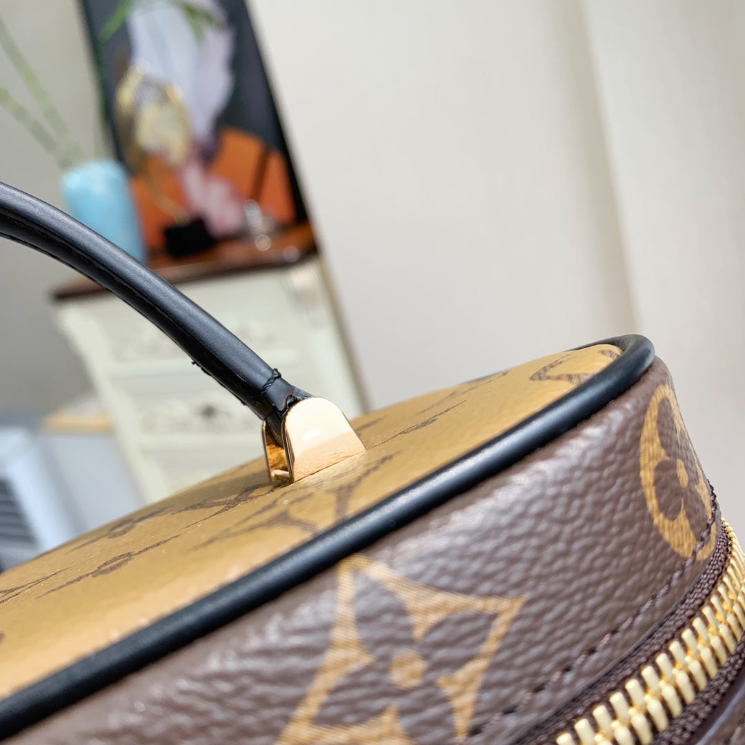 Luxury-VL VANITY Small Handbag Cosmetic Bag PD0423081608