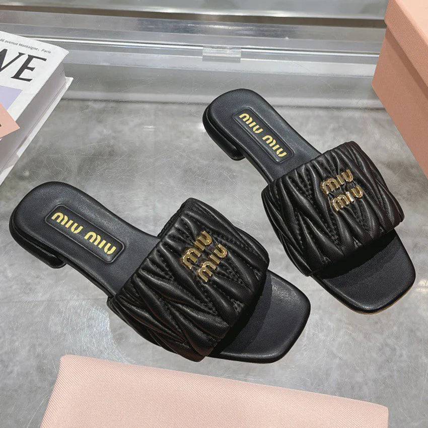 New flat bottom lambskin sandals and slippers 1024062607