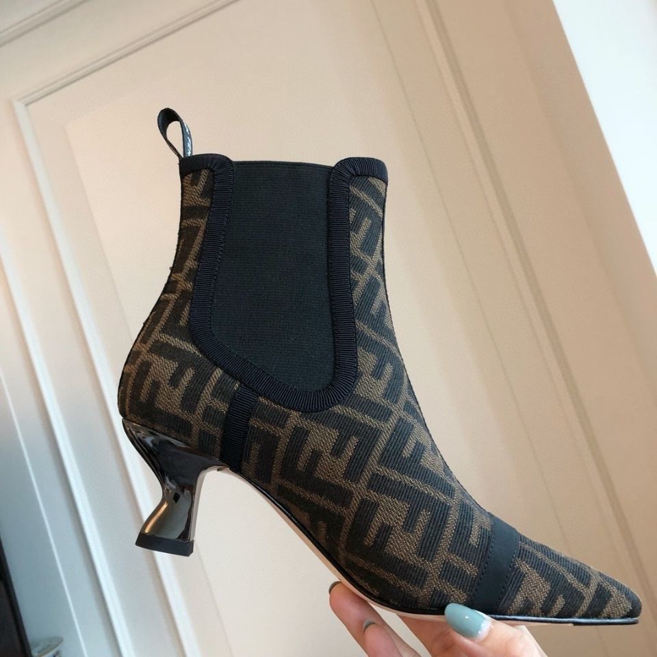 Pointed Toe Fashionable and Versatile High Heels 0823112308