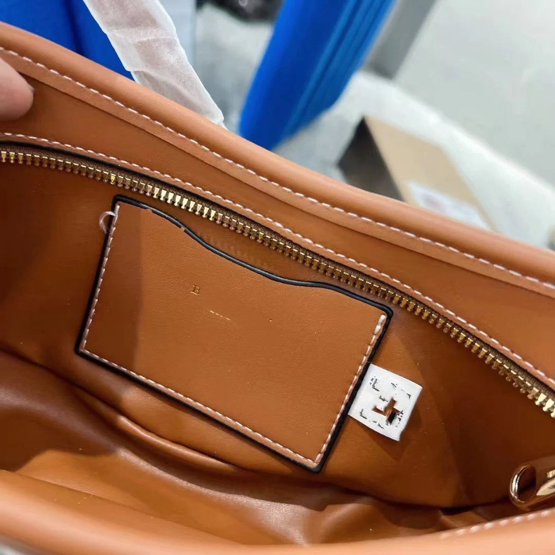 New Classic Retro Underarm Bag 1024010304