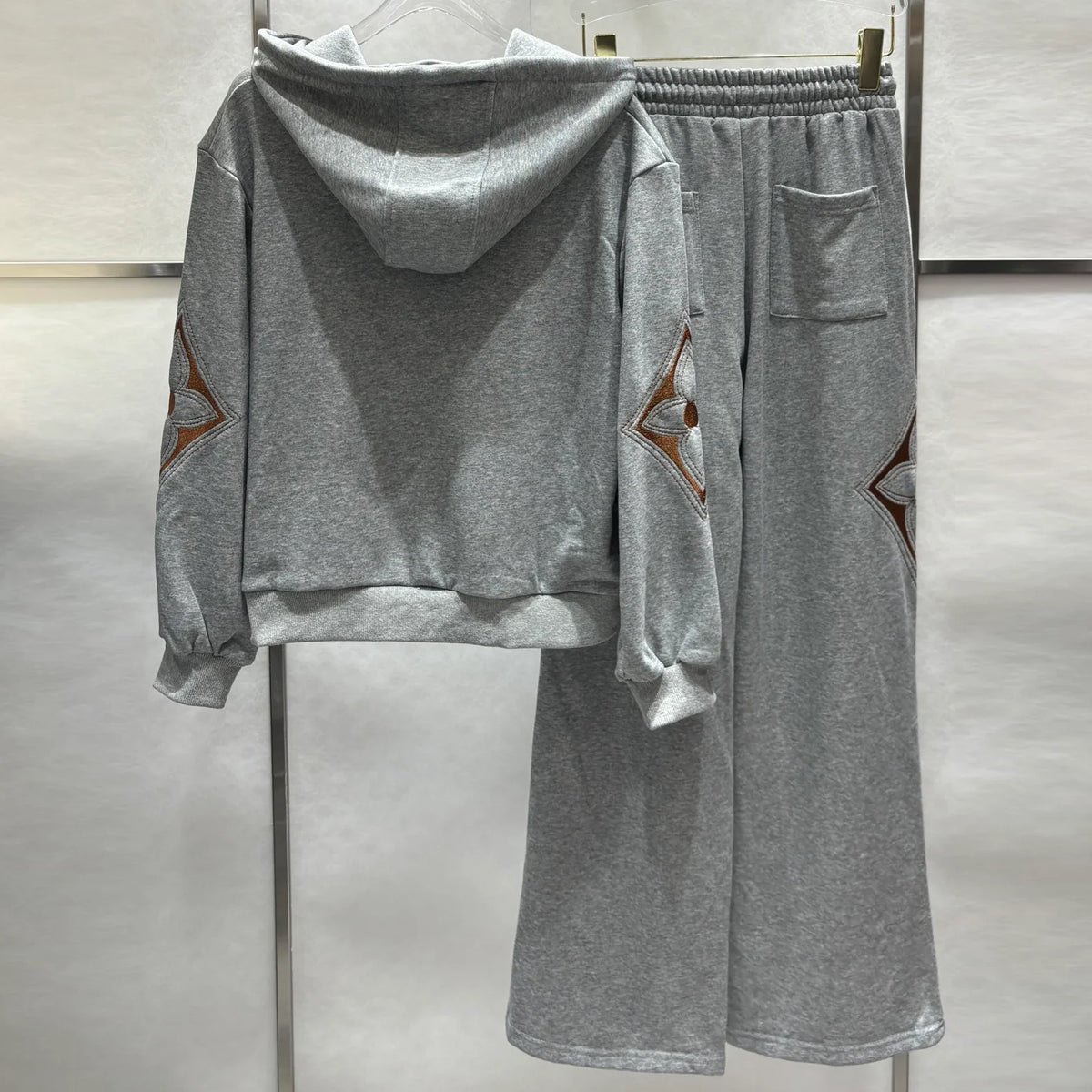 Fashion and versatile sports suit 1024102127