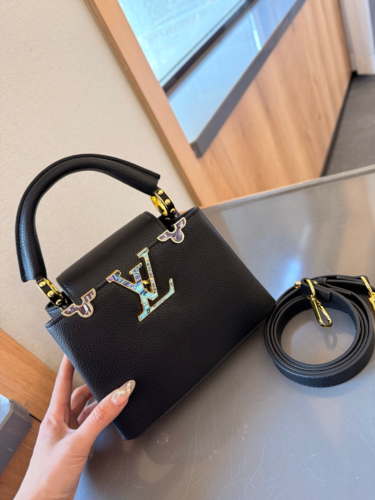 L Fashion Capucines Handbag 0725022602