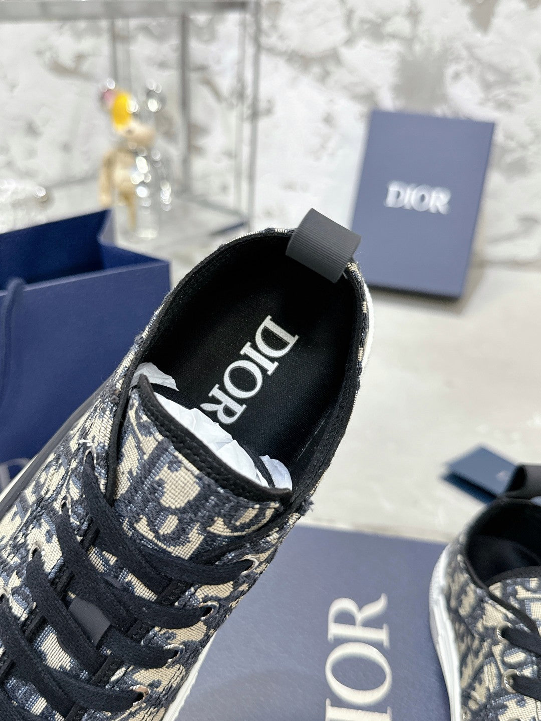CD B23 Low-Top Sneaker 1824120910