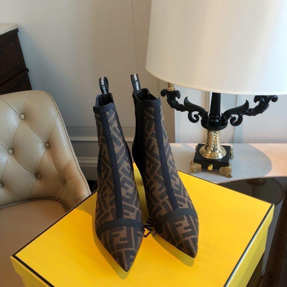Pointed Toe Fashionable and Versatile High Heels 0823112308