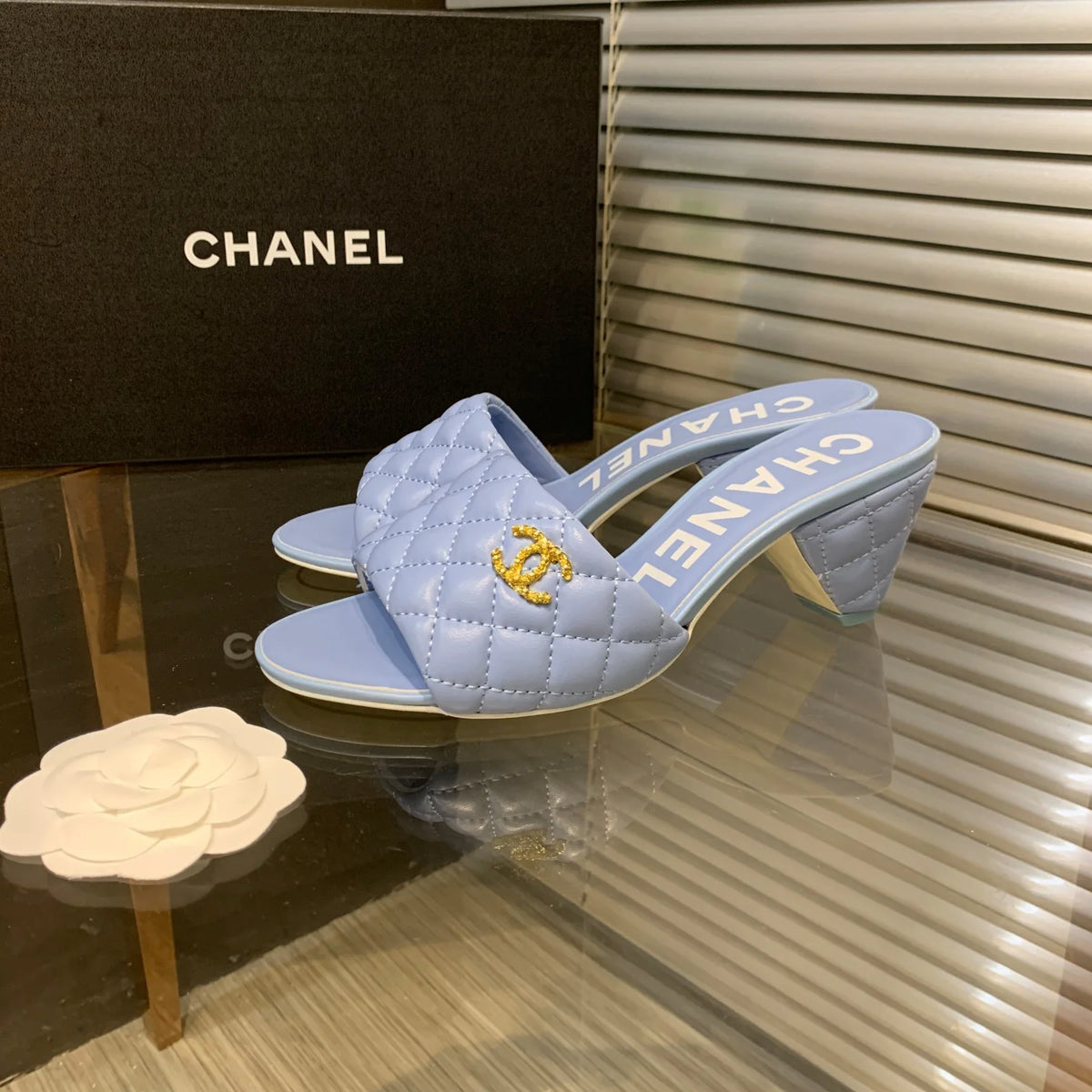 New Fashion Classic Versatile Leather Slippers 1024062811