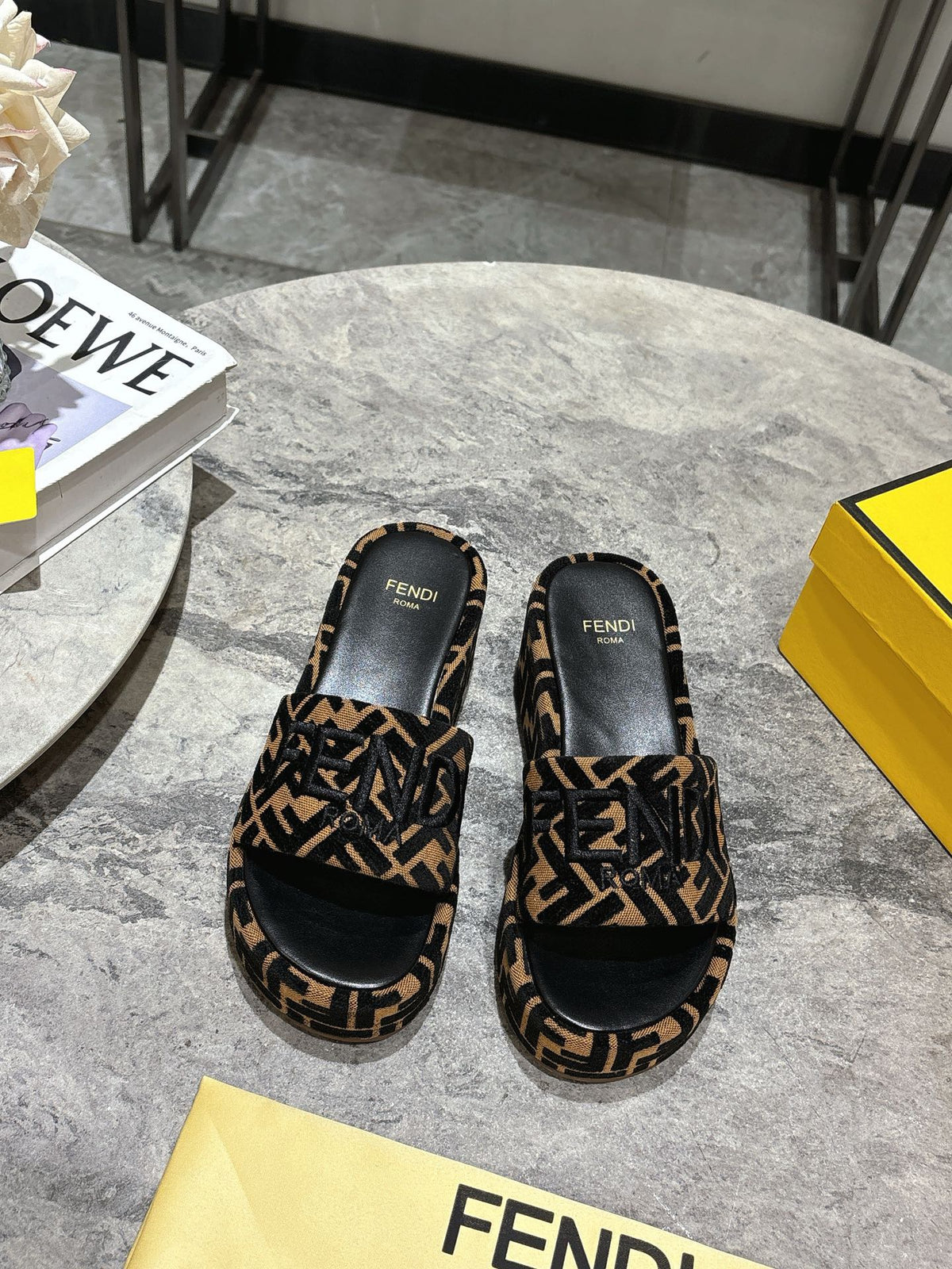Fashion Thick-soled Slippers 0725030503