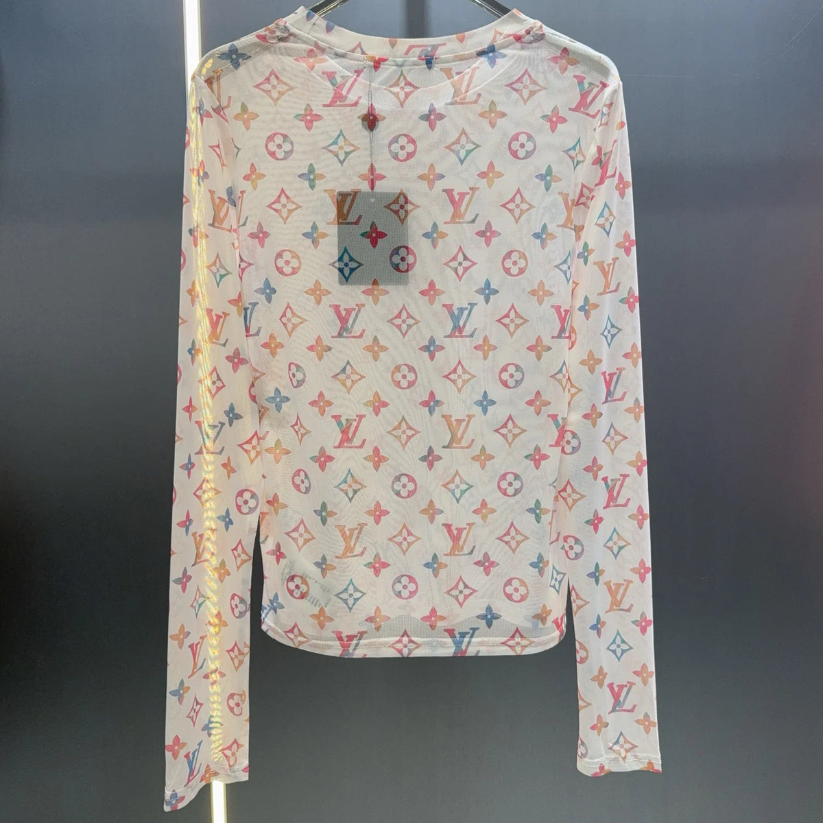 L Fashionable and Versatile Base Layer 1025092305
