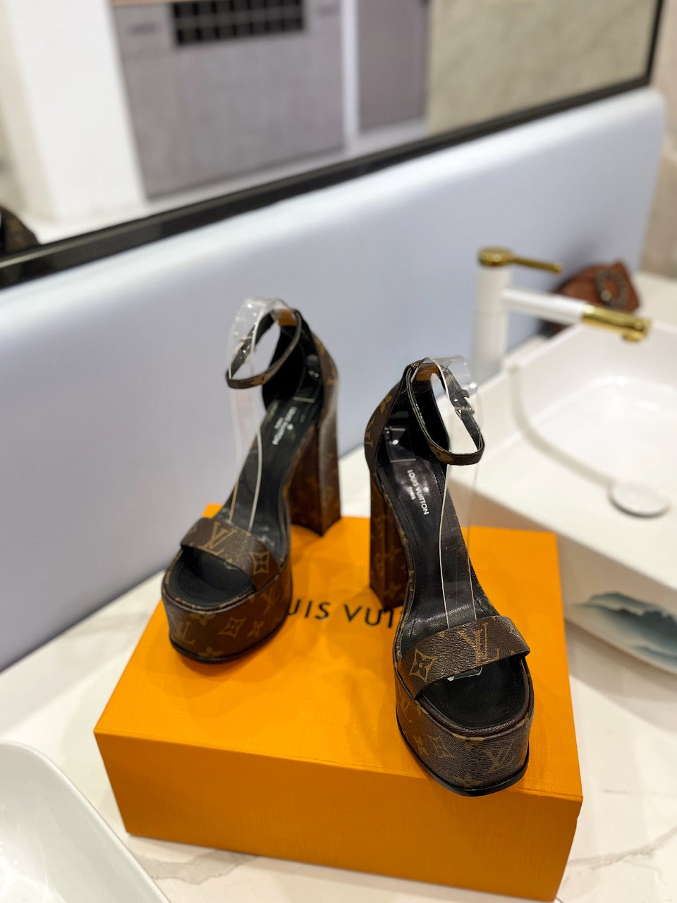23 Ladies fashion luxury high heels XC053102