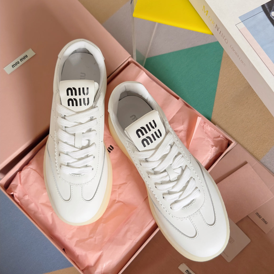 Miu latest British style thick-soled lace-up height-enhancing white shoes fb0424090902