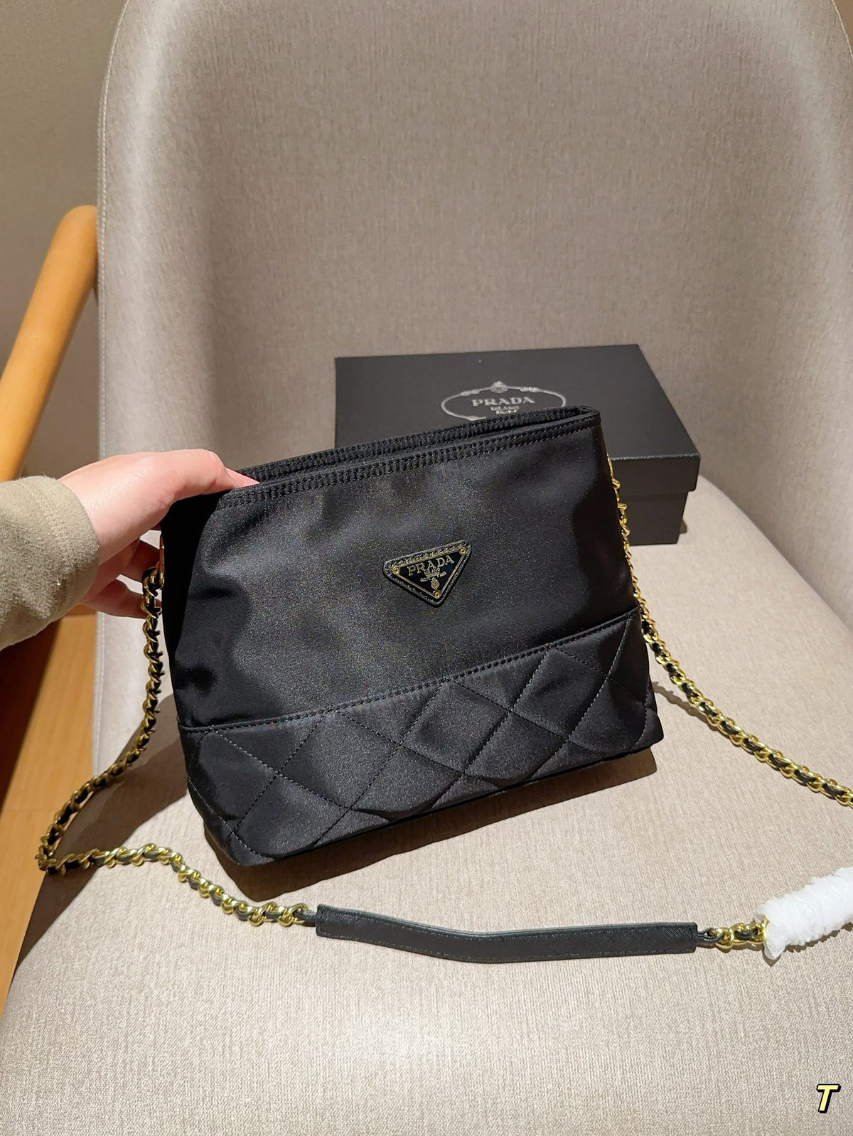 P underarm chain bag 0724120505