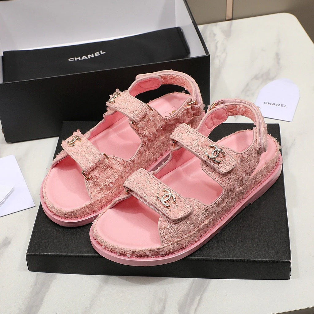 New fashionable and versatile sandals 1024022314