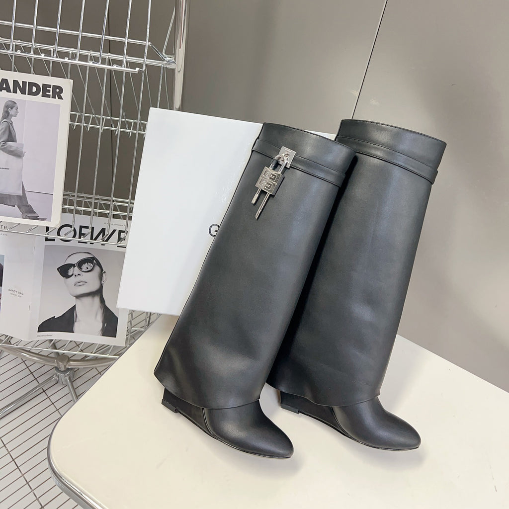 New fashion metal buckle boots leather boots(41/42 need to be customized)