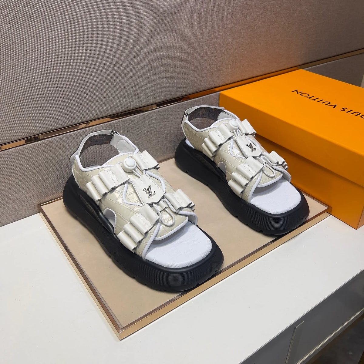 Men's and Women's Casual Slippers Sandals 1025032818