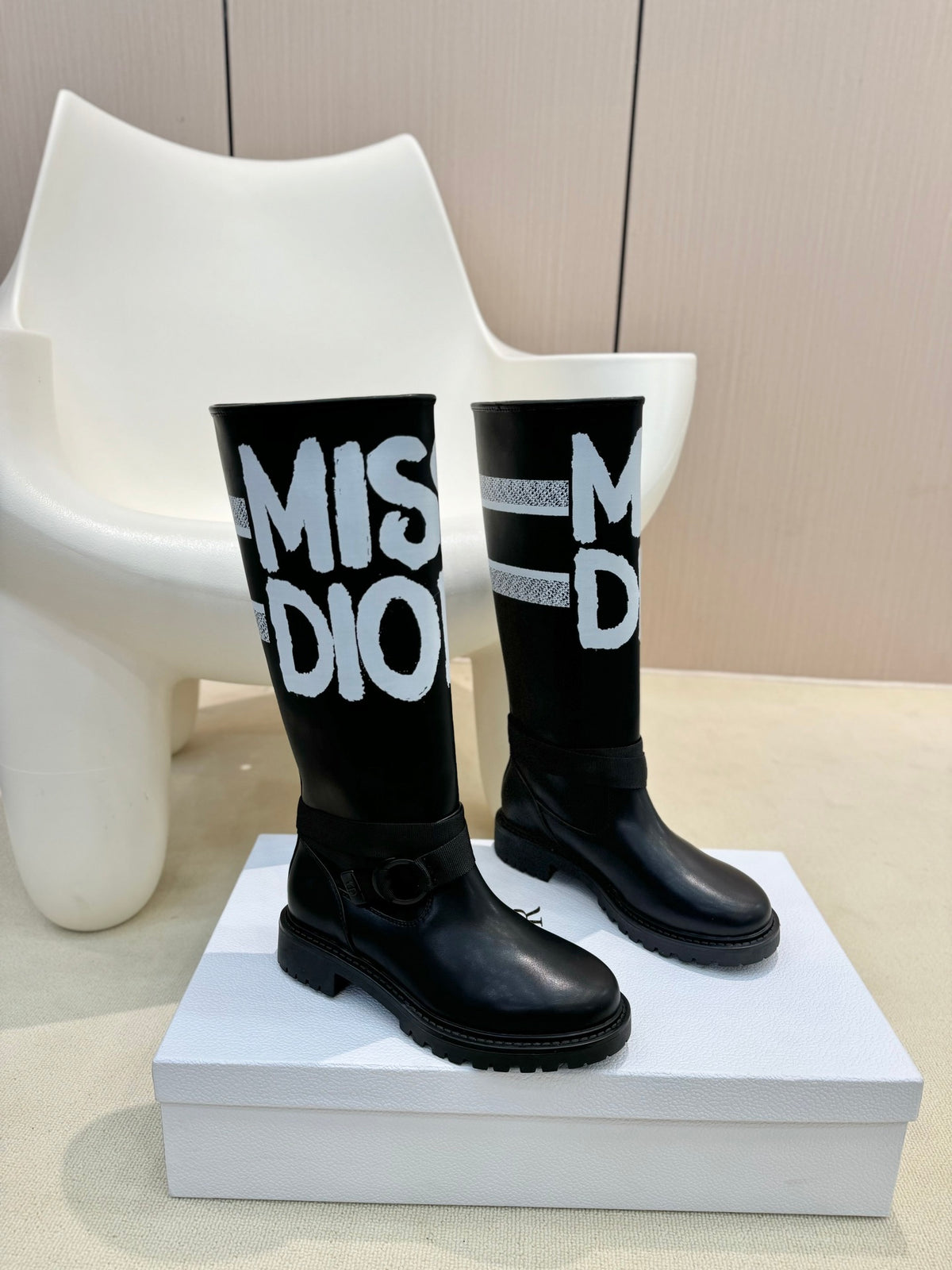 DIO mid-tube graffiti women's boots knight boots 0724082814