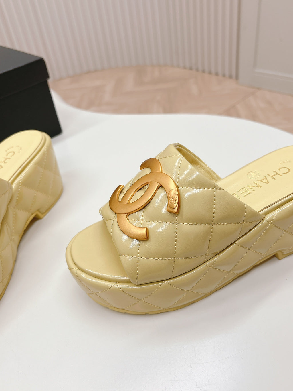 Chane1 top fashion thick-soled rhombus slippers 0724030812