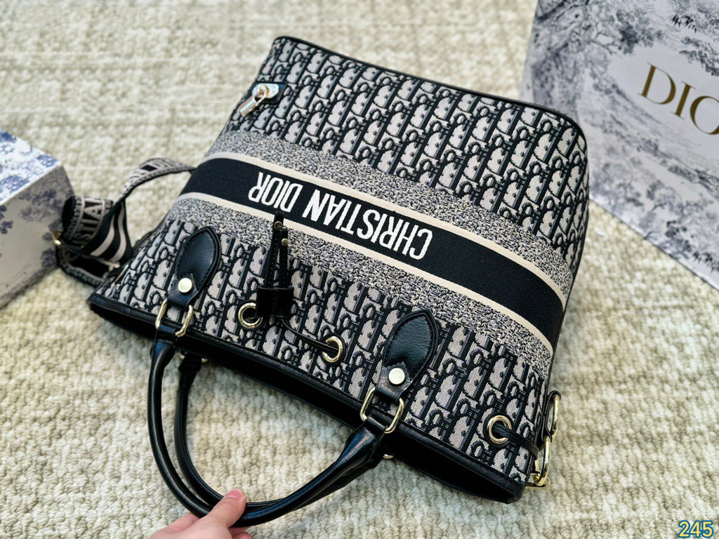 DR tote bag handbag 9000927015
