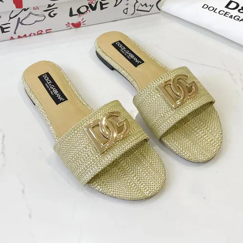 New fashion and versatile woven sandals 1024060402