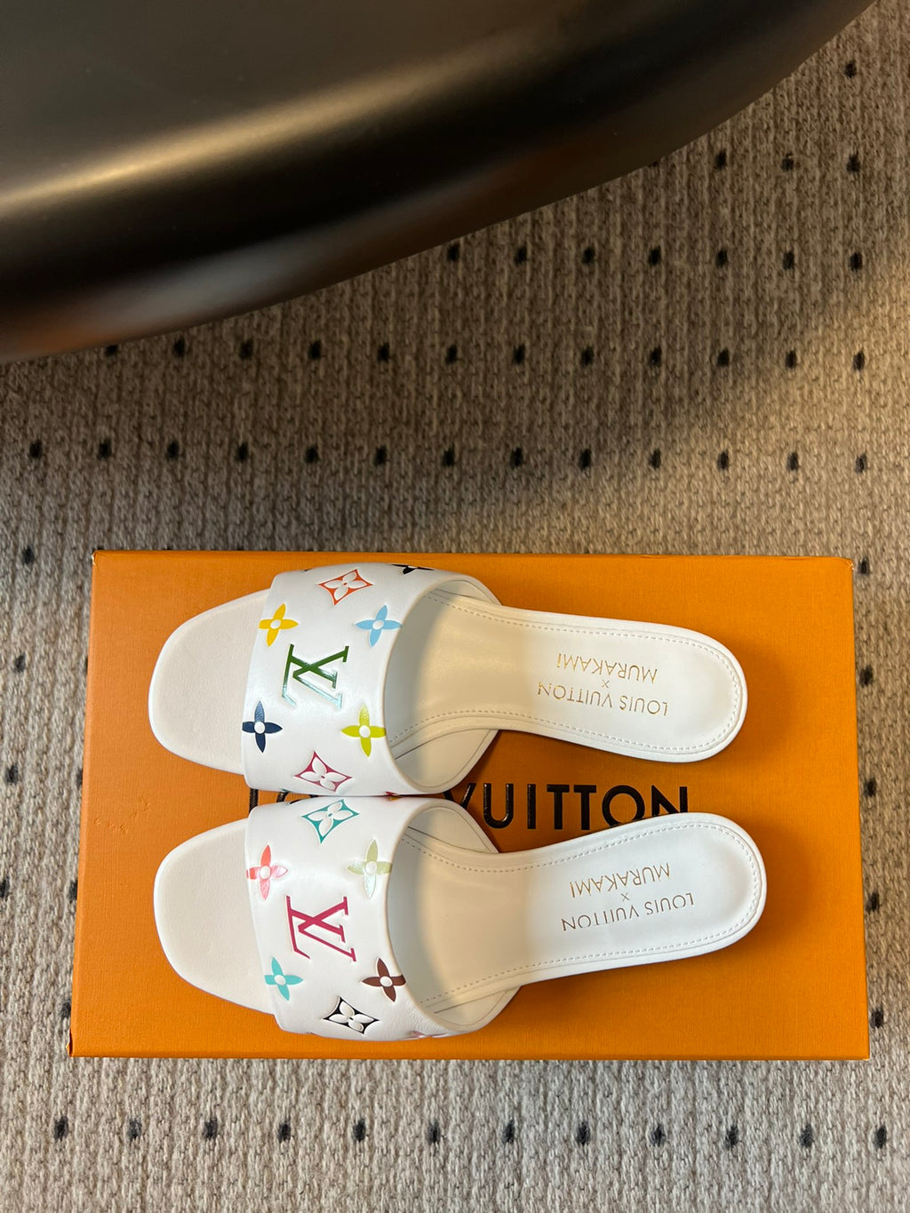 L fashion 3 color hot slippers 0725031904