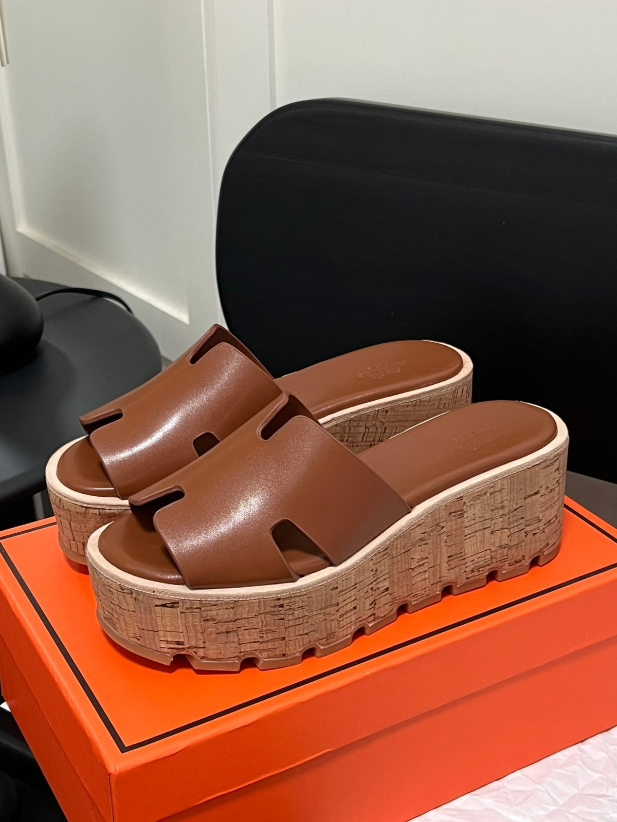 H Fashion Summer Thick-soled Slippers 0725040812