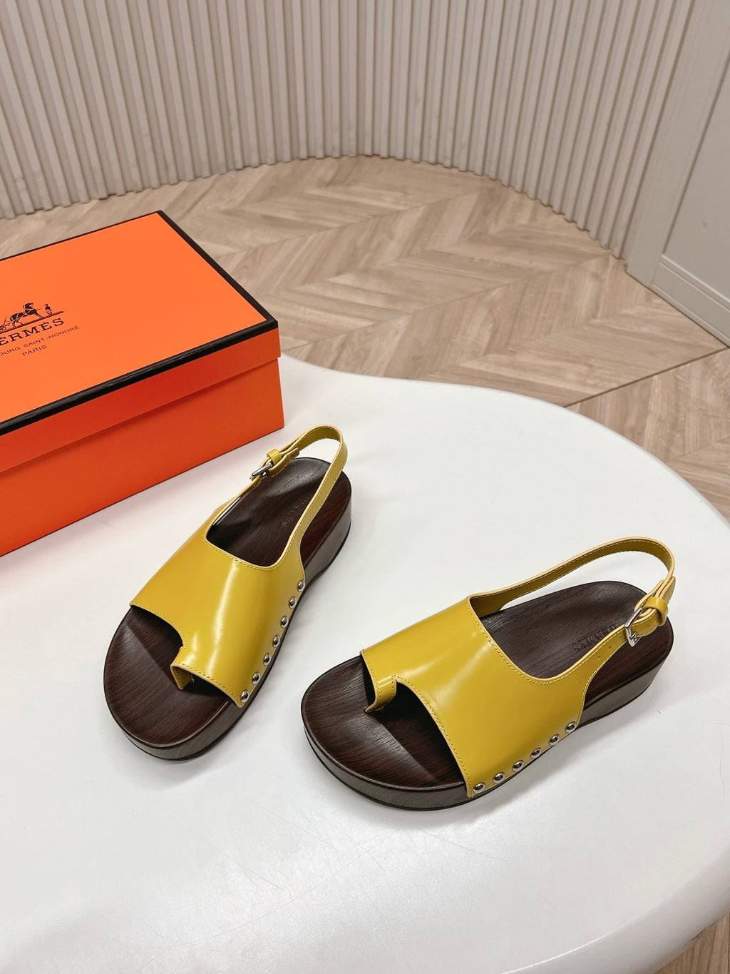 H new stylish summer sandals 0725040811