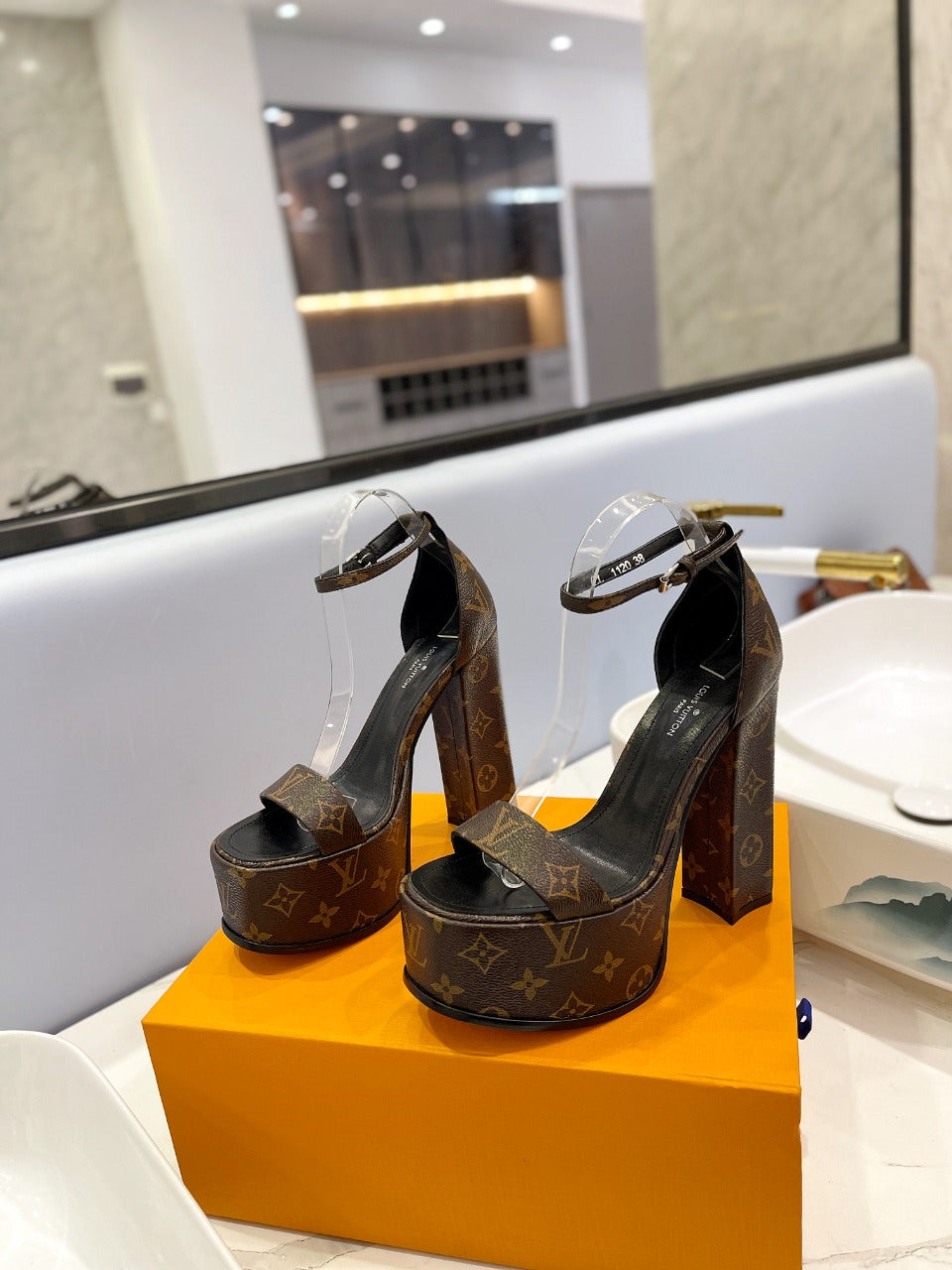 23 Ladies fashion luxury high heels XC053102