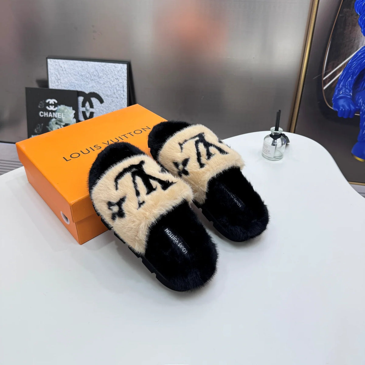 New wool slippers 1426010410