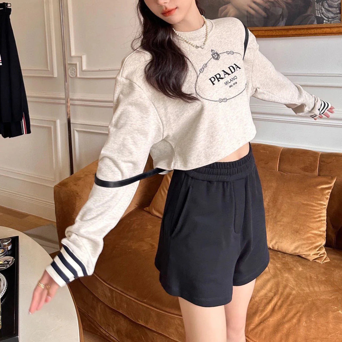 P Retro Triangle Logo Embroidered Logo Crew Neck Sweatshirt 0724022007