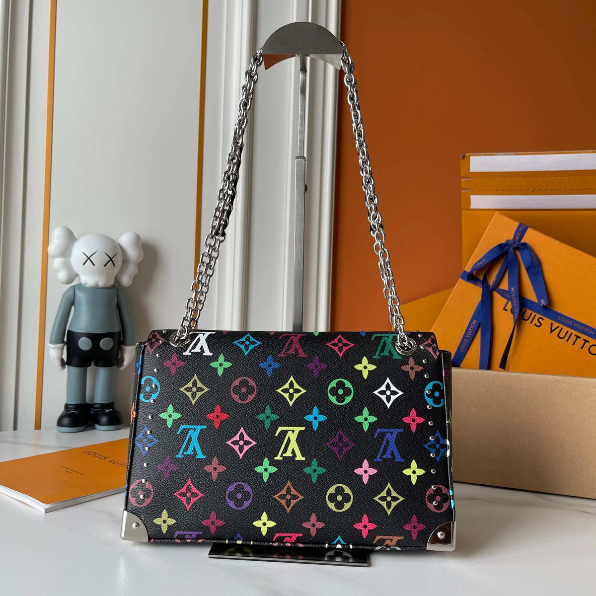 Luxury Vintage Black Color Handbag 1025060402