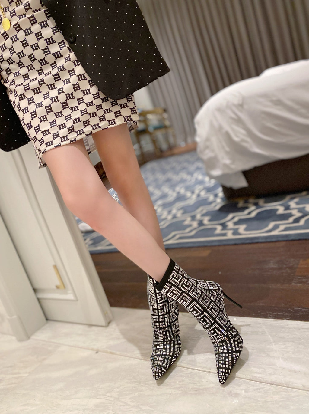 BRM Catwalk style pointed toe full diamond knitted ankle boots 0724090505