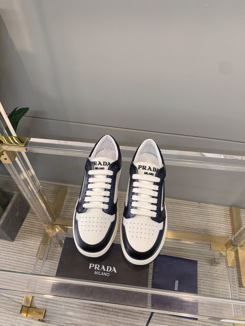 P classic white shoes 0724111201 0724111202