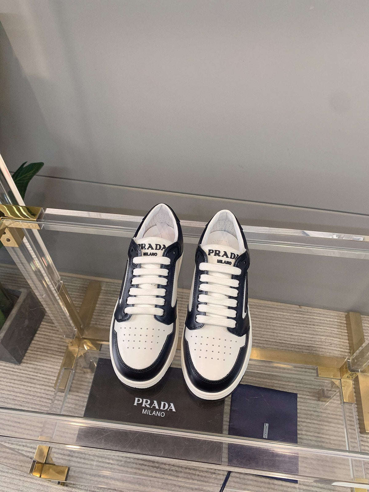 P classic white shoes 0724111201 0724111202