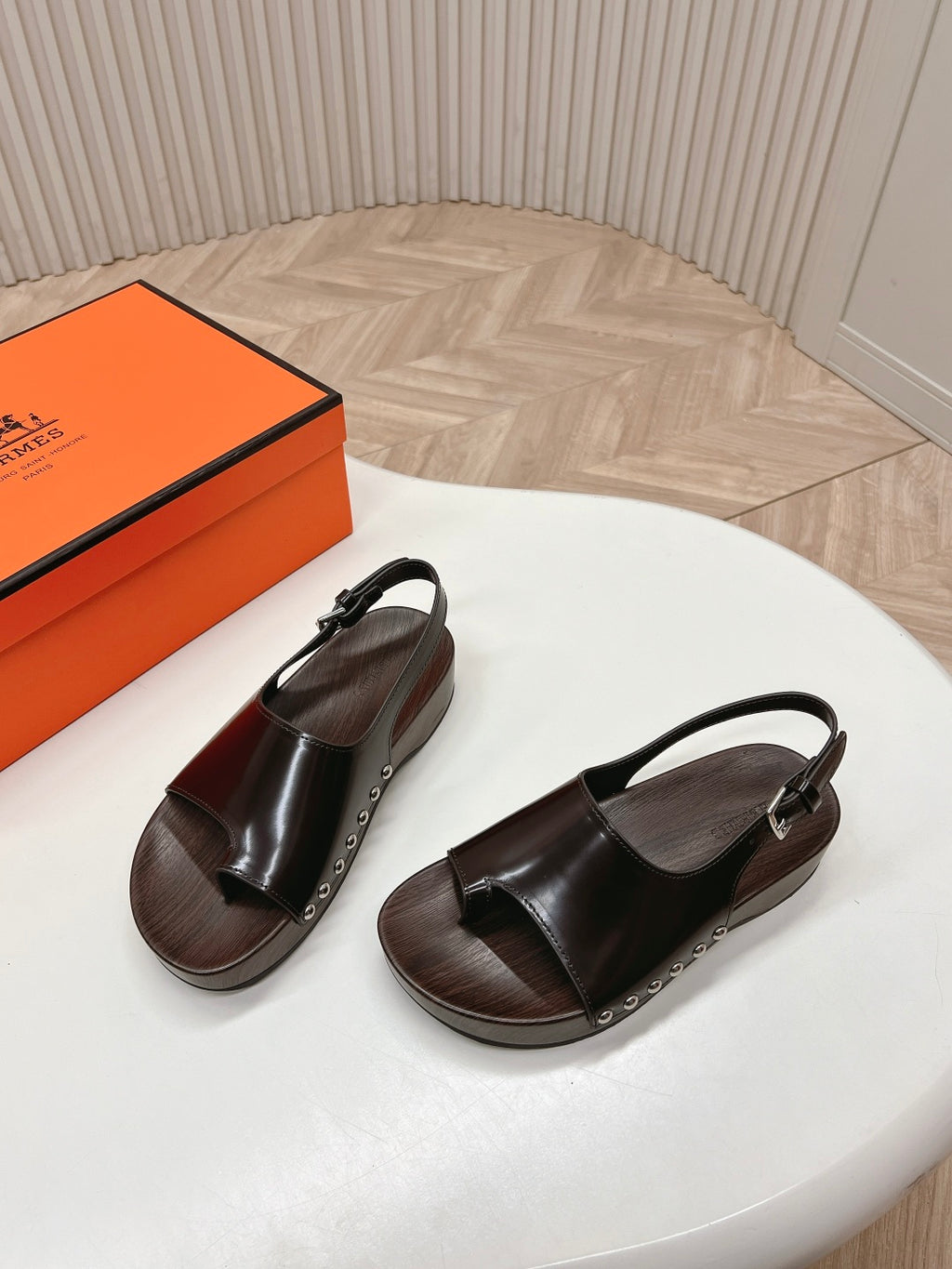 H new stylish summer sandals 0725040811