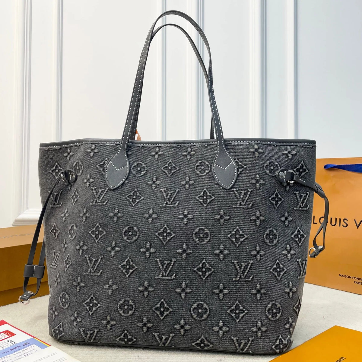 Women's Large Embossed Tote Bag 1426011301