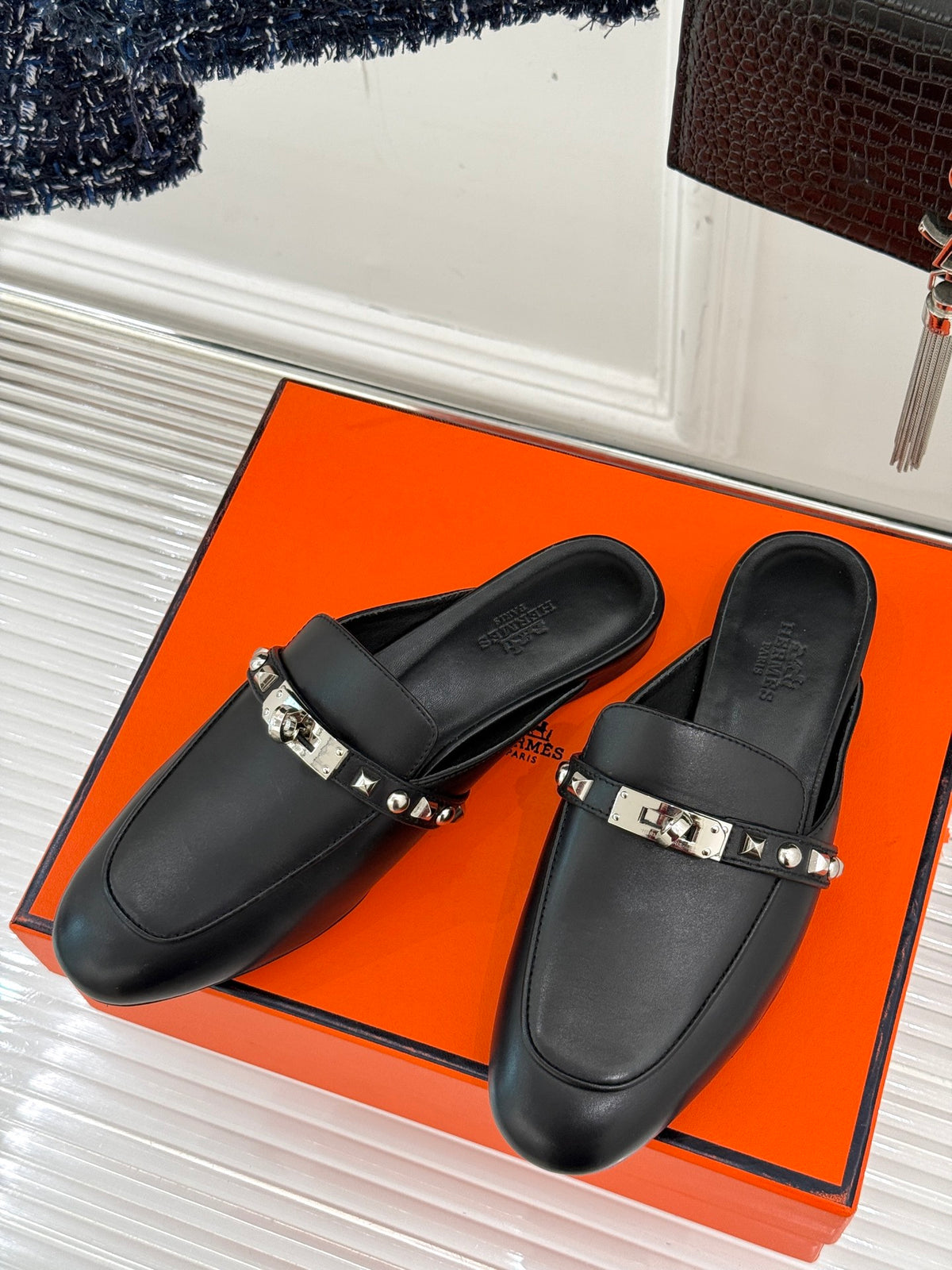 H Classic Rivet Kelly Buckle Half Slippers 072505207