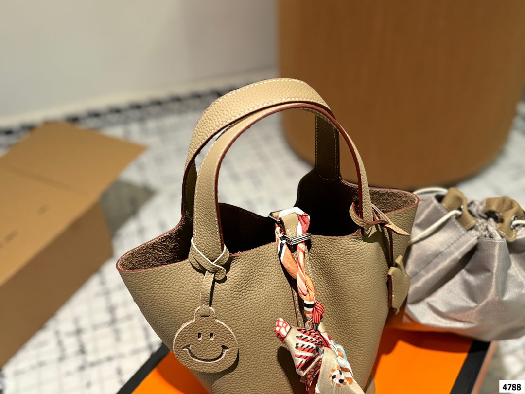 H Picotin18 Multicolor Bucket Bag 0724101014