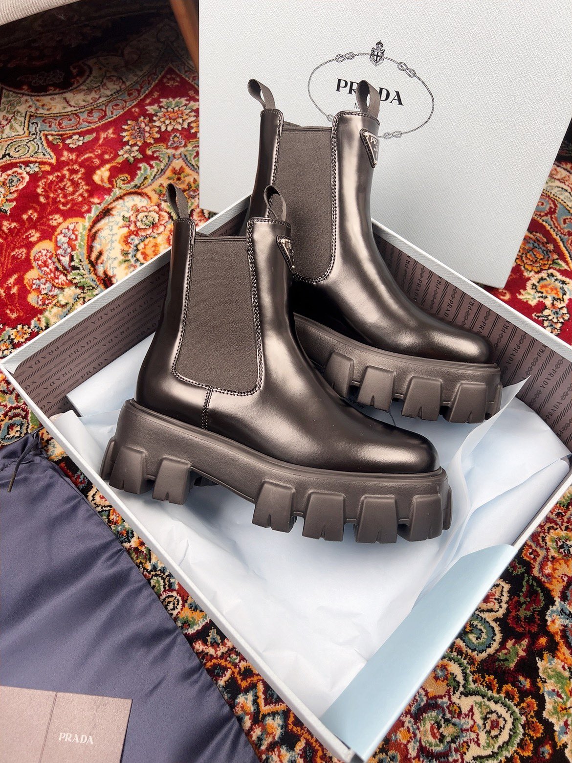 P Fashion Thick-soled Leather Boots 0724062404
