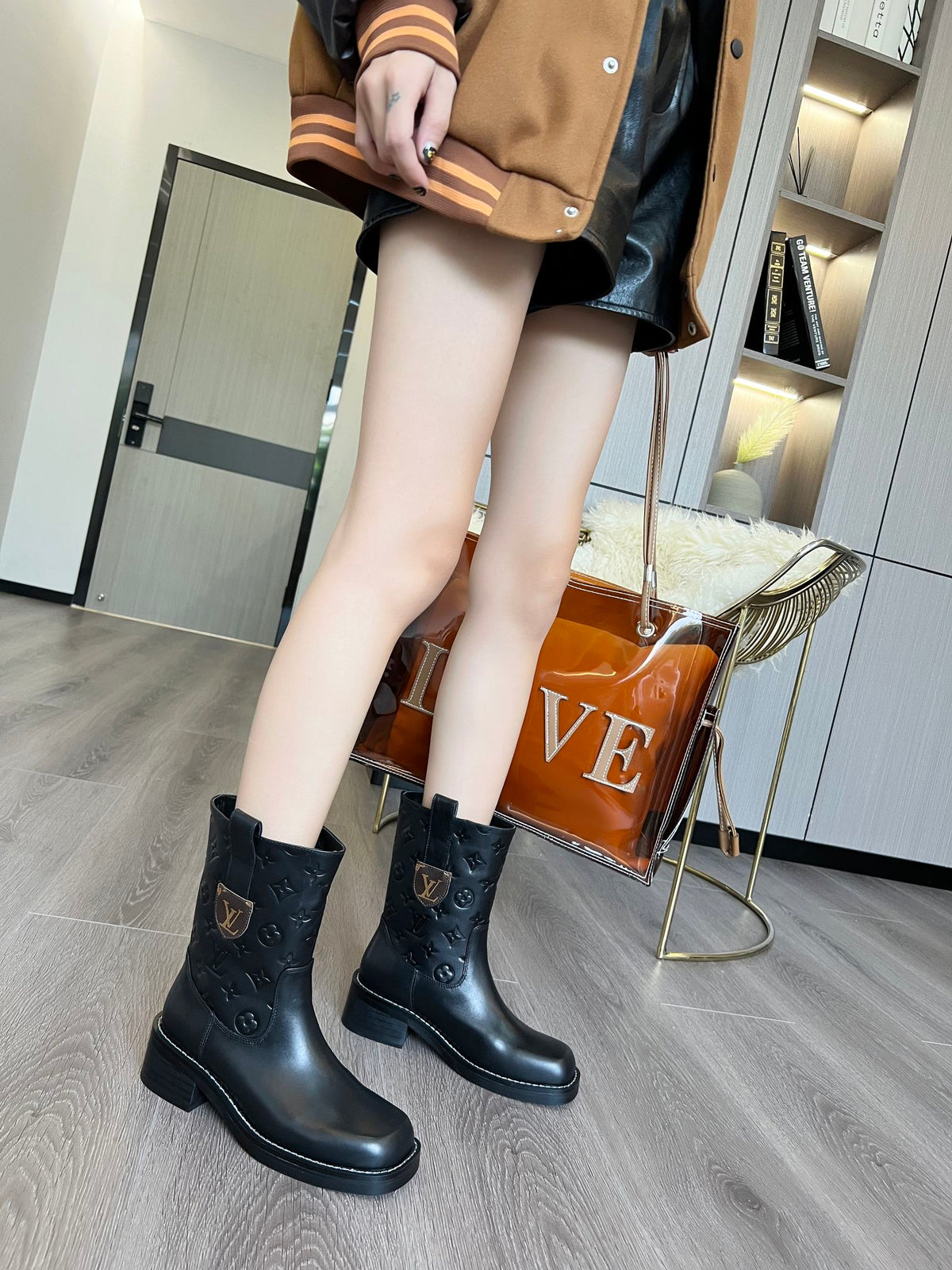 V Logo stylish embossed printed leather booties 0724101802
