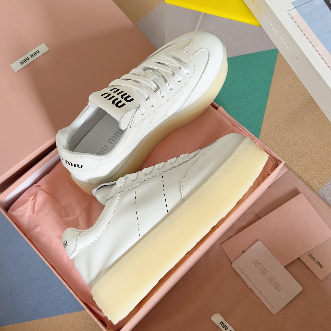 Miu latest British style thick-soled lace-up height-enhancing white shoes fb0424090902